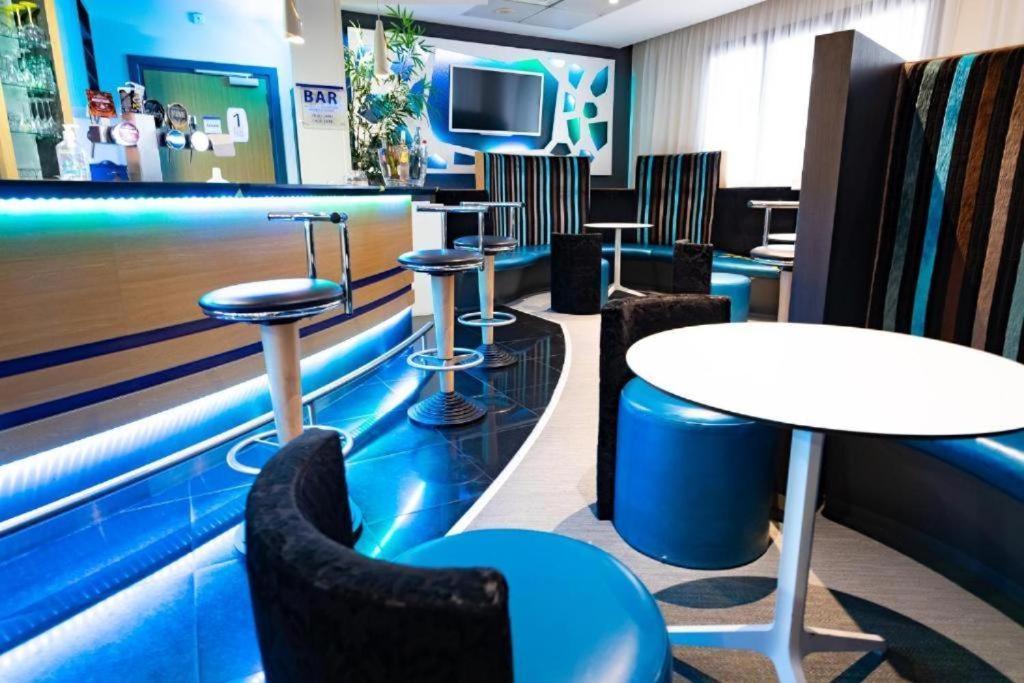 Saint Cloud Citea Access Dayuse Room -- 10 Minutes La Defense 20 Minutes Paris Parc Expo Exteriér fotografie